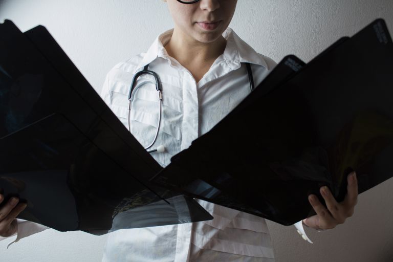 新宿の都会型ライフを支える多様で進化する内科医療の最前線